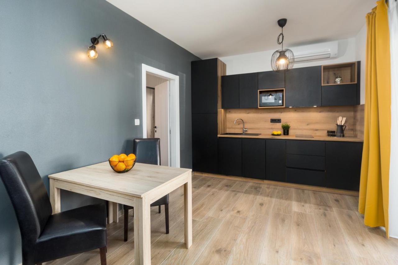 Apartments Residence Radovan 1 波雷奇 外观 照片