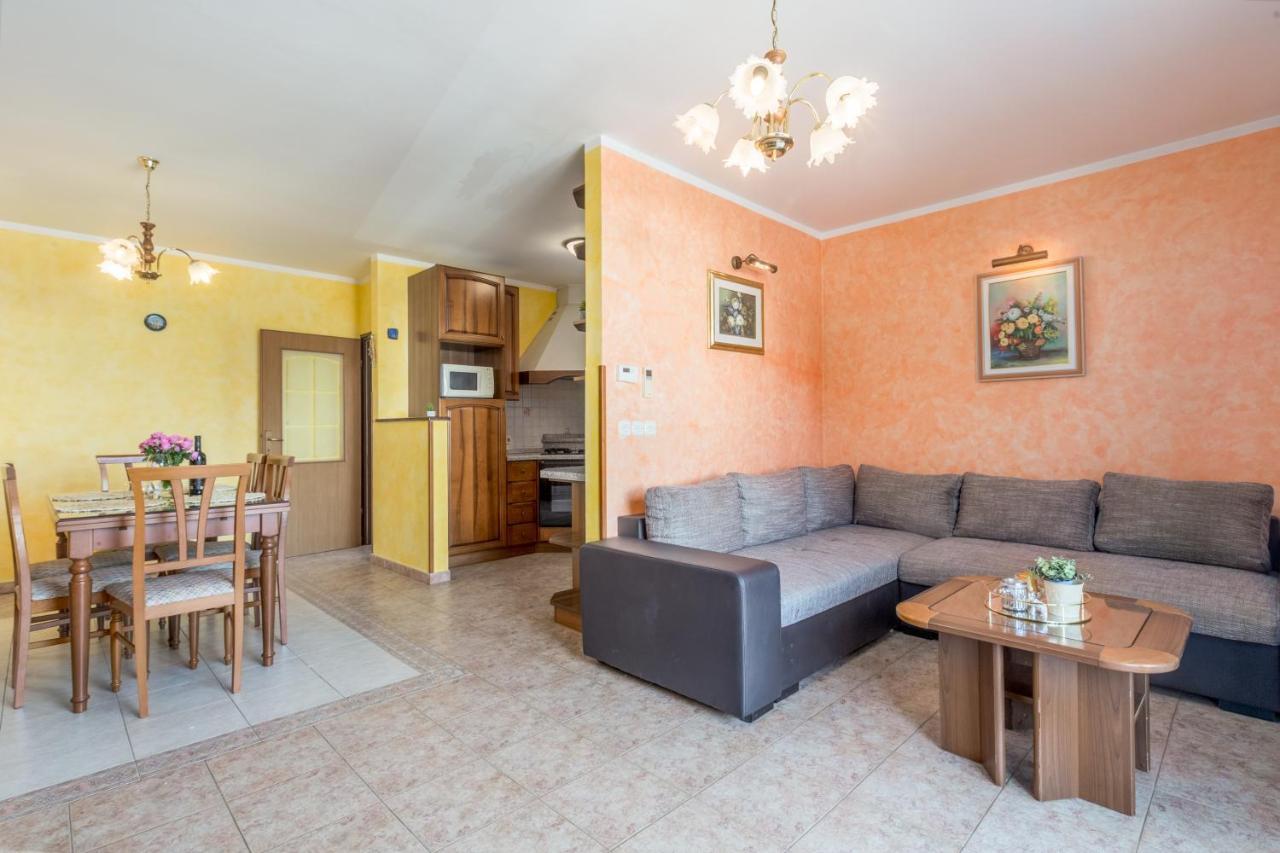 Apartments Residence Radovan 1 波雷奇 外观 照片