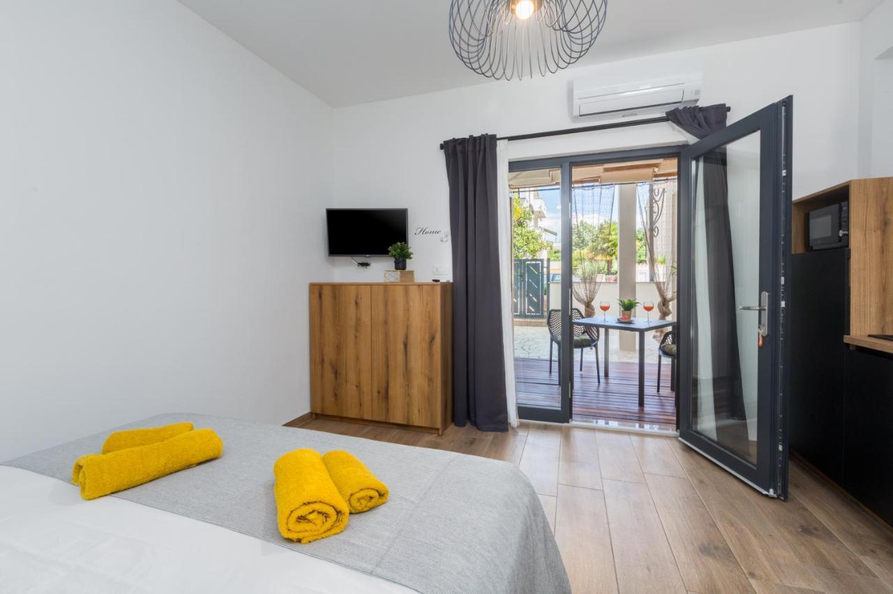 Apartments Residence Radovan 1 波雷奇 外观 照片
